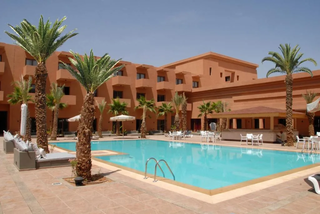 Oasis Palm Hotel — 2