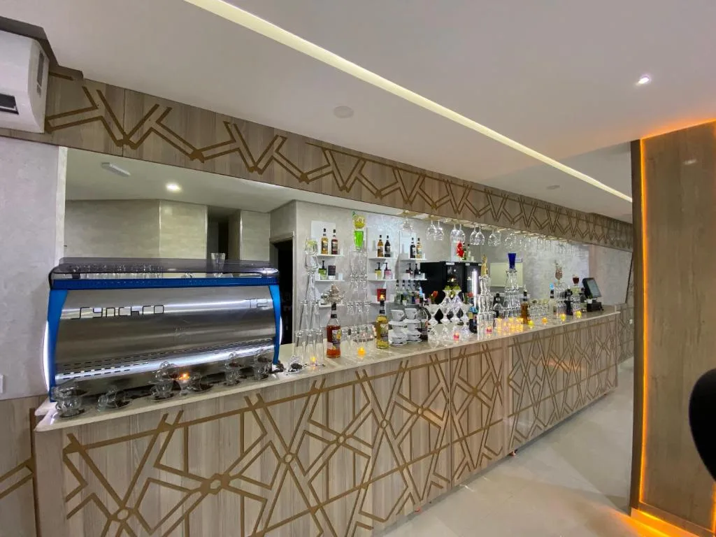 HOTEL CHARk — 4