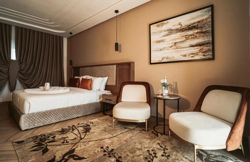 City Hotel by Waves — 2
