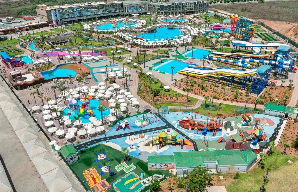 Waves Aqua Resort — 4