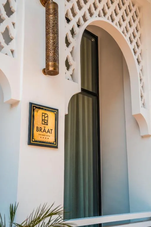 BRĂAT Hôtel