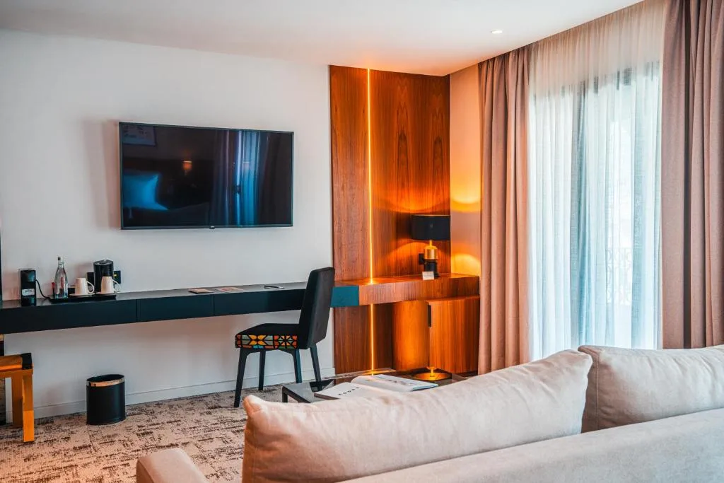 BRĂAT Hôtel — 5