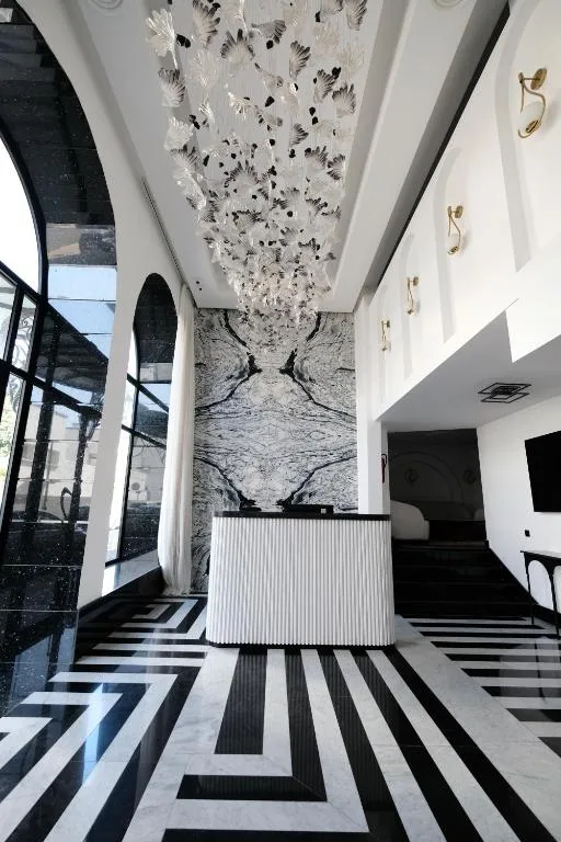 Chic Hotel