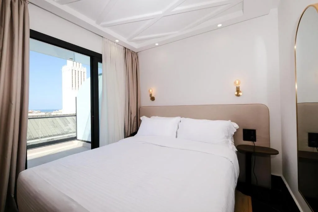 Chic Hotel — 2