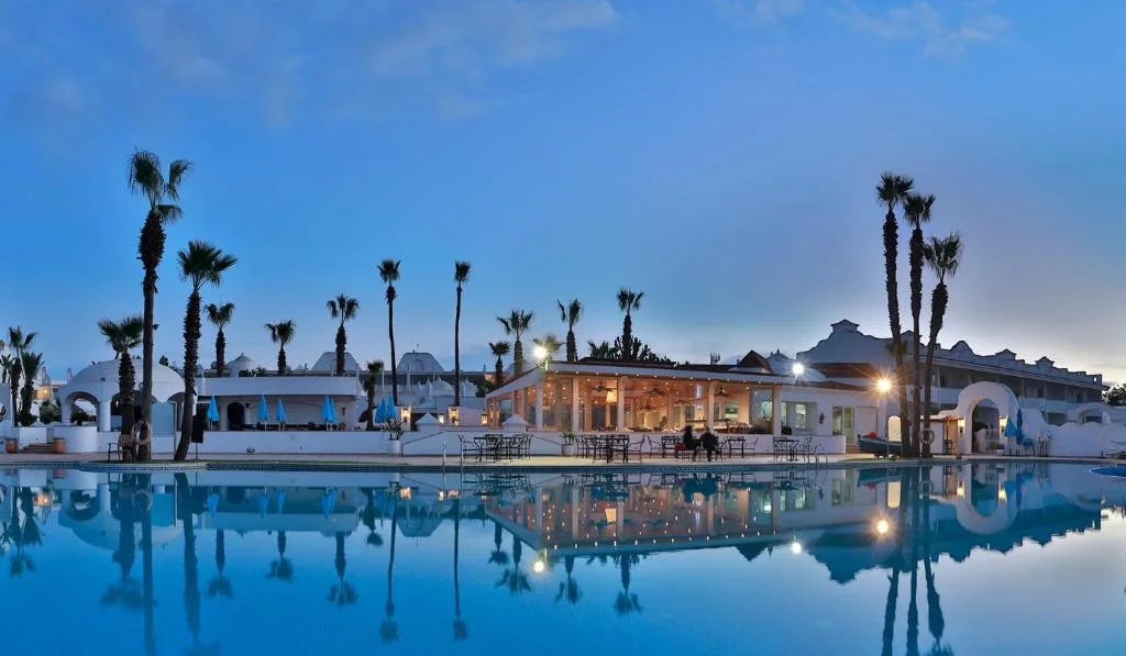 L' Amphitrite Palace Beach Resort & Spa — 2