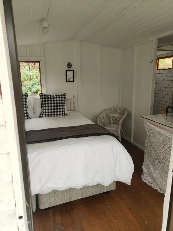 Cabin on Spinlea Farm Campsite — 2