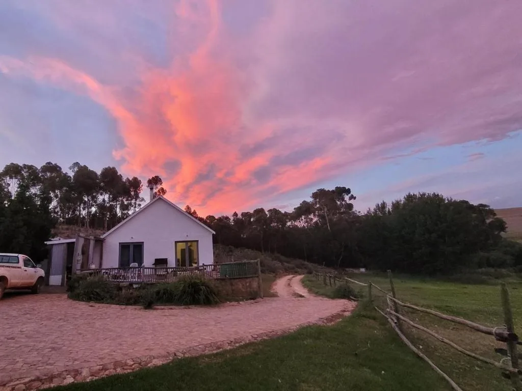 Kleinwatervalplaas Farm Stay Accomodation — 2