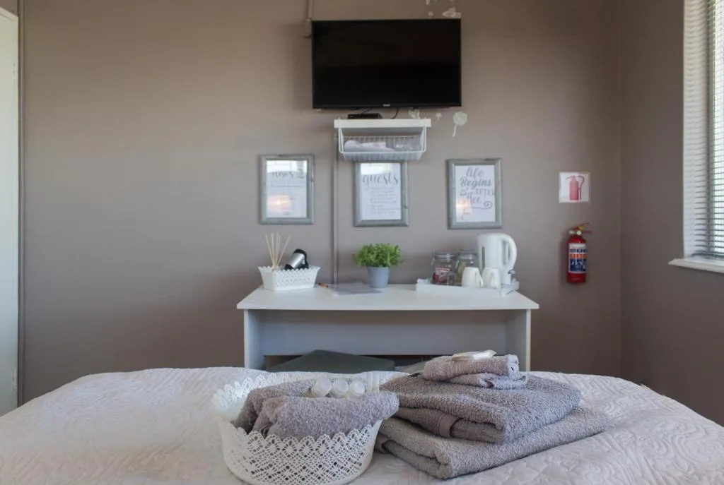The Vintage Crane Guest House — 2