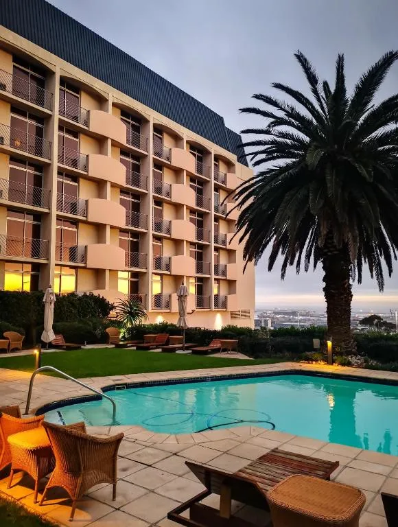 Garden Court Nelson Mandela Boulevard — 2