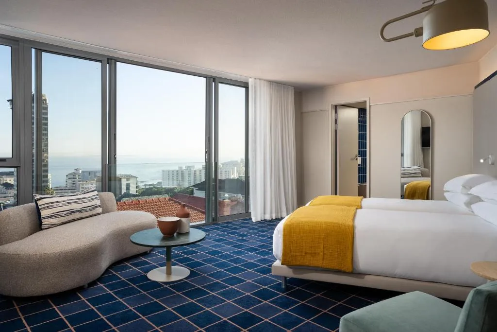 Home Suite Hotels Sea Point — 3
