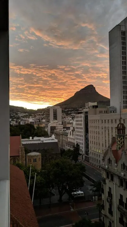 Taj Cape Town - Large 5 star luxury suite with kitchenette — 3