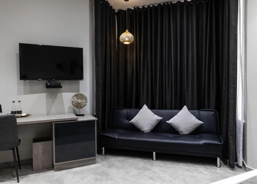 Luxe Suites Boutique Hotel — 5