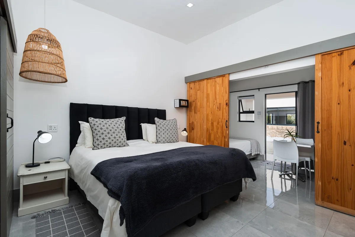 Oudtshoorn- Karoo Retreat- Self Catering Accommodation — 4