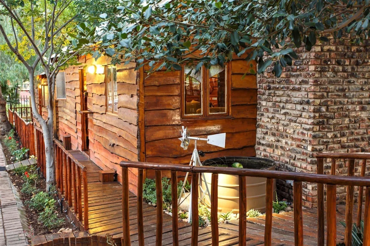 Riverside Guest Lodge