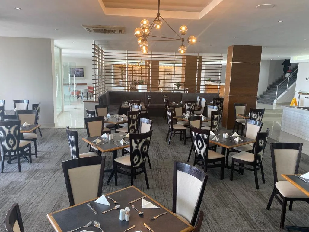 Kennaway Hotel — 4