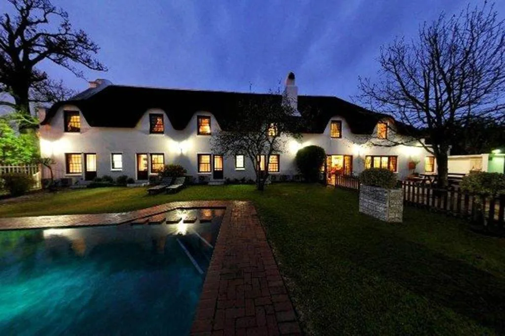 Oakhurst Hotel — 4