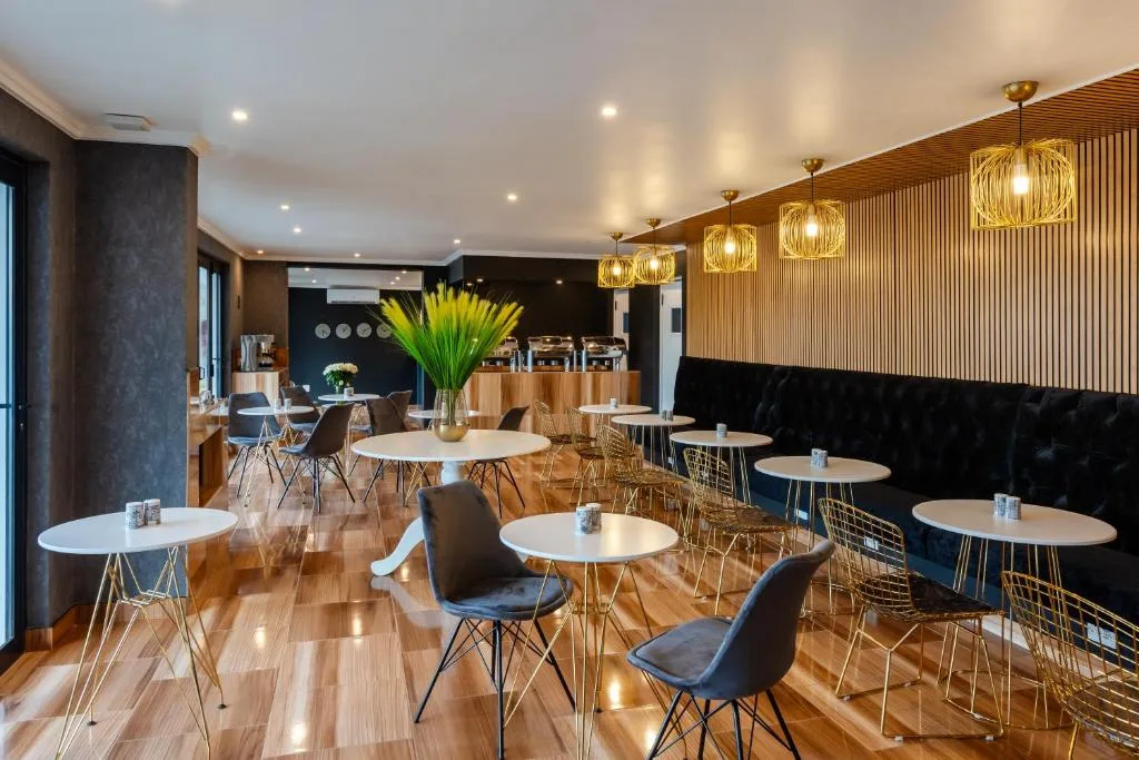 Bedfordview Hotel & Apartments — 4