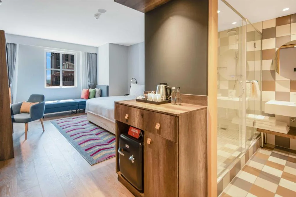 Hampton By Hilton Sandton Grayston — 3