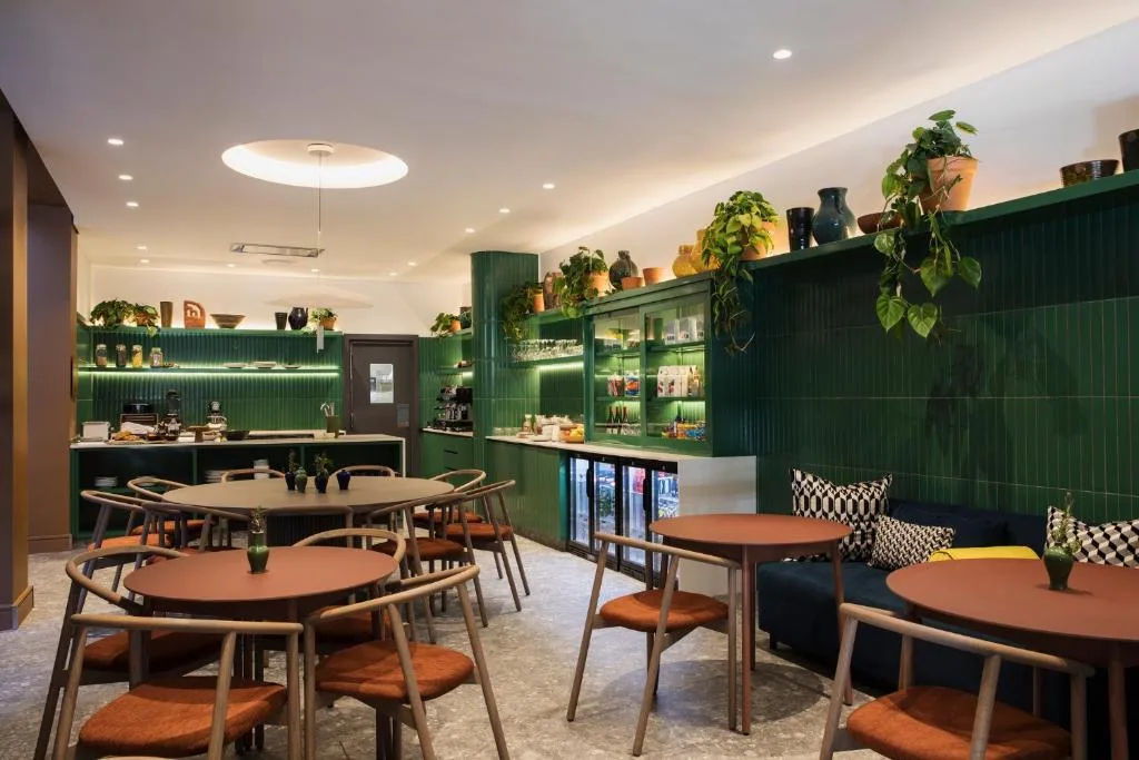 Home Suite Hotels Rosebank — 4