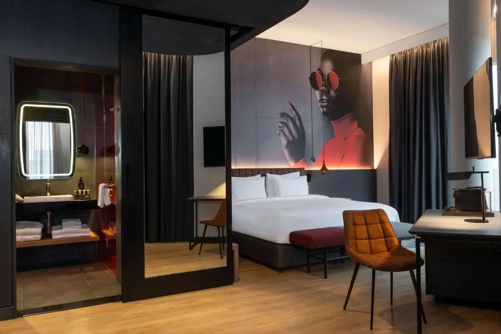 Radisson RED Hotel Johannesburg Rosebank — 2