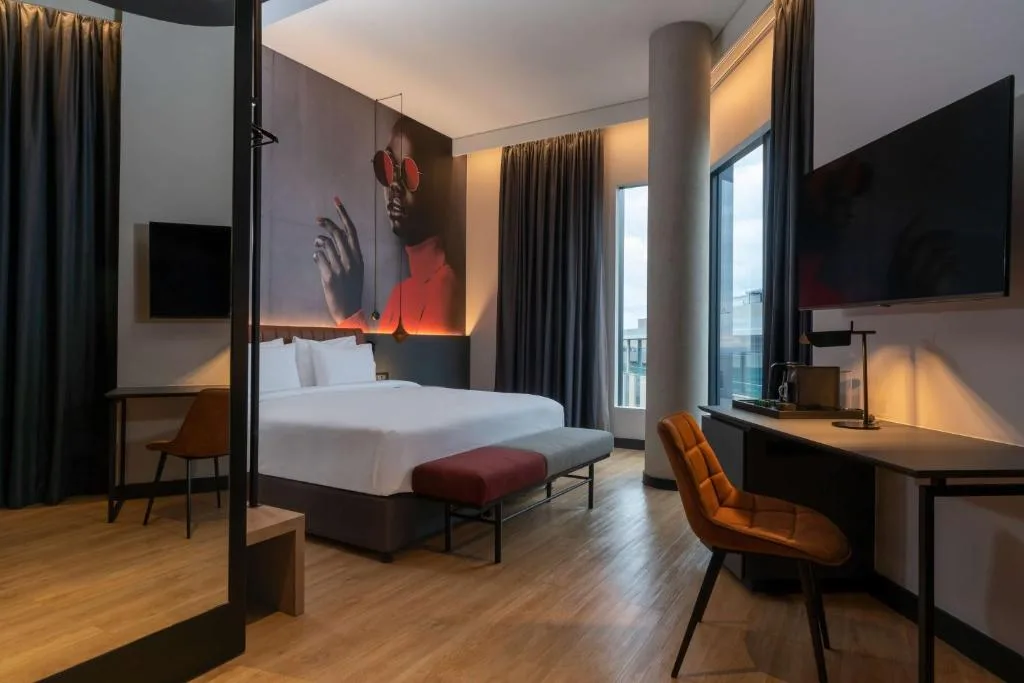 Radisson RED Hotel Johannesburg Rosebank — 4