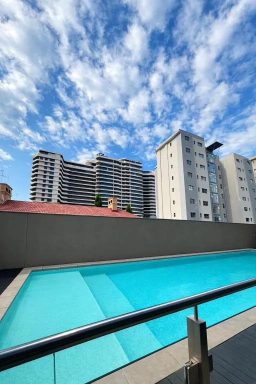 Sandton Celestial Sky Apartment I Backup Power l Backup water I Swimming Pool I Restaurant I Gym I Walk to Sandton City — 4