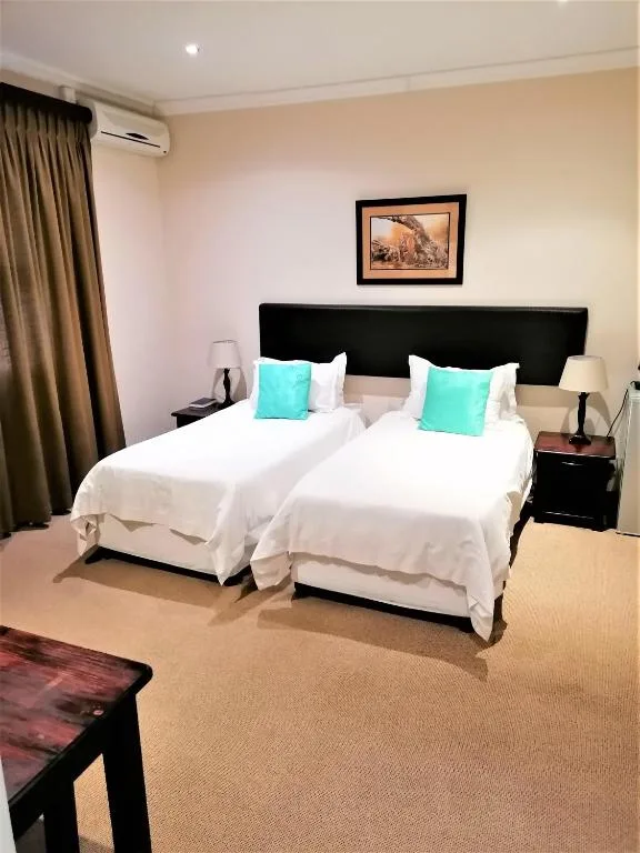 Kalahari Lodge Kimberley — 2