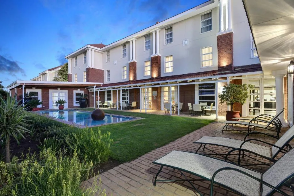 Protea Hotel by Marriott Mahikeng — 4