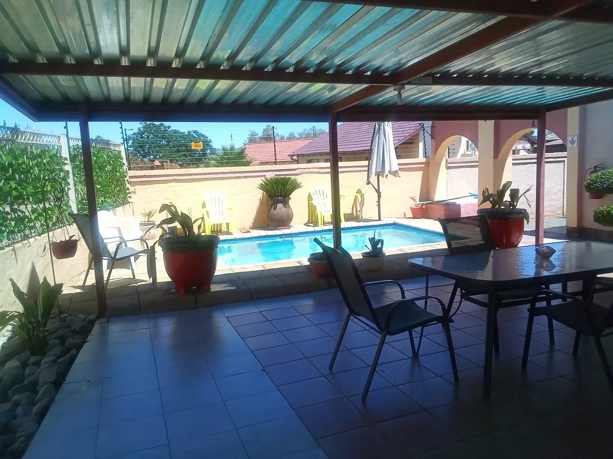 Joezebel Guesthouse — 3