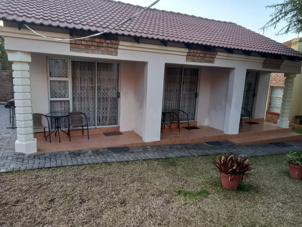 KAMOGELO GUEST HOUSE