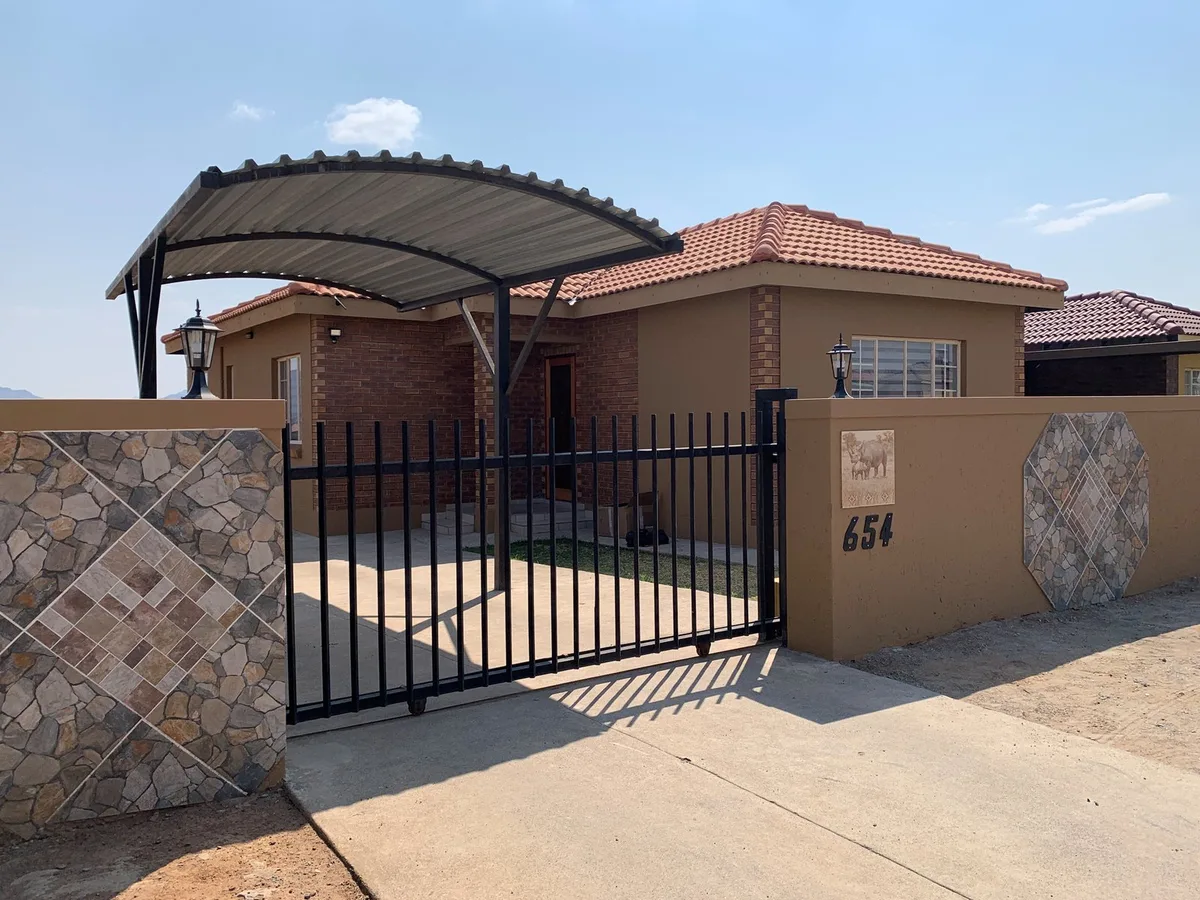 Rhino House, 3 Bedroom - Self Catering, Fine Property Selection SA (PTY) ltd