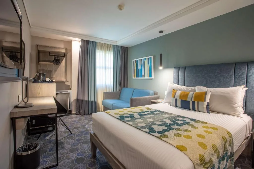 StayEasy Mbombela — 2