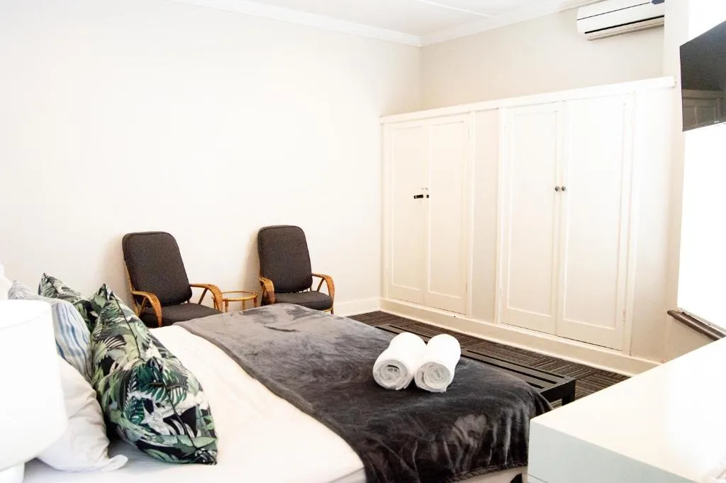 Thistle Hotel — 3