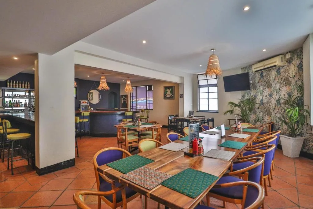 Thistle Hotel — 4