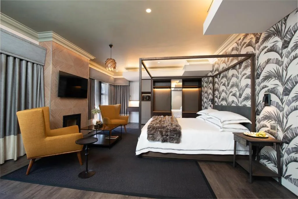 The Feather Hill Boutique Hotel — 2