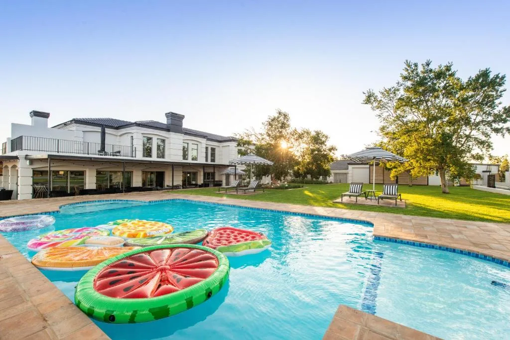 The Feather Hill Boutique Hotel — 4