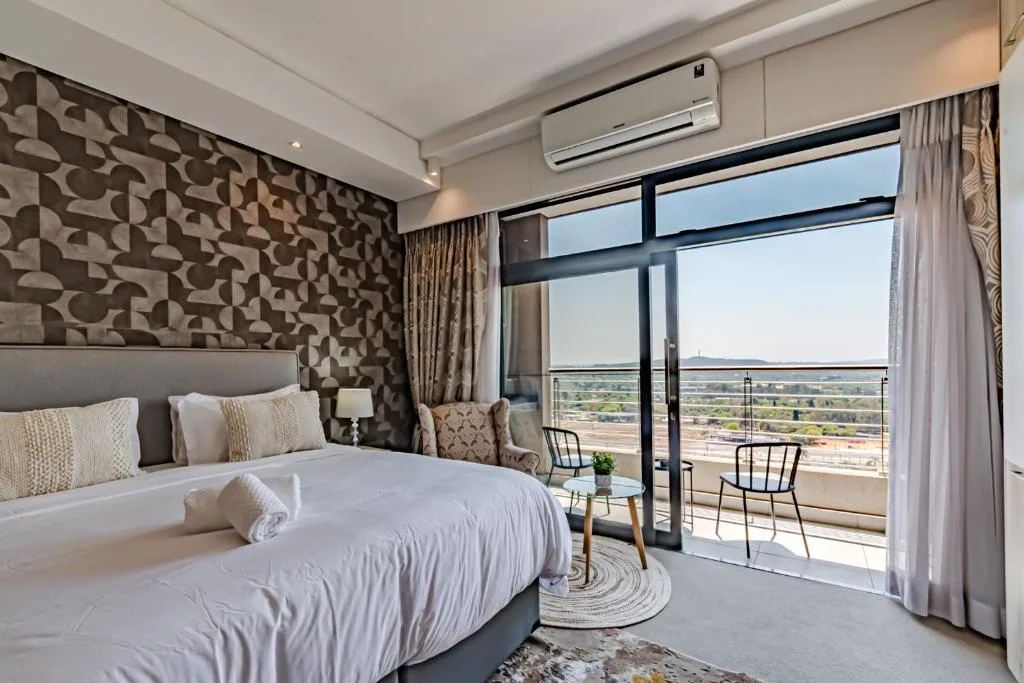1403 Menlyn Maine Trilogy — 2