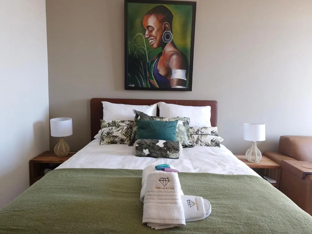 Emerald Studio Menlyn Maine