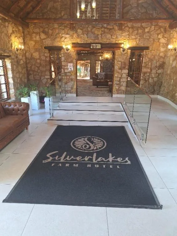 Silverlakes Farm Hotel