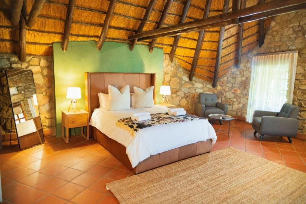 Silverlakes Farm Hotel — 2
