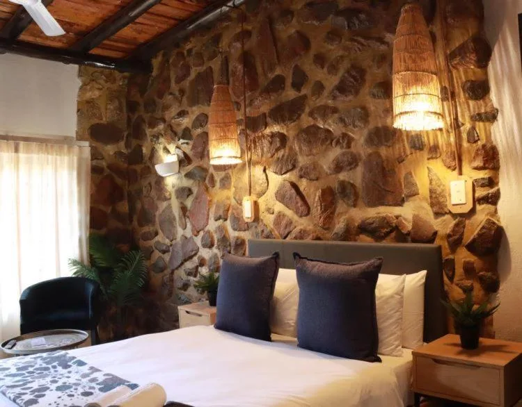 Silverlakes Farm Hotel — 4