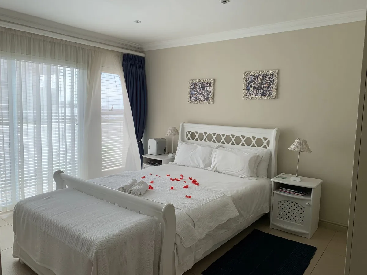 Musselcracker Beach Front Bed and Breakfast — 4