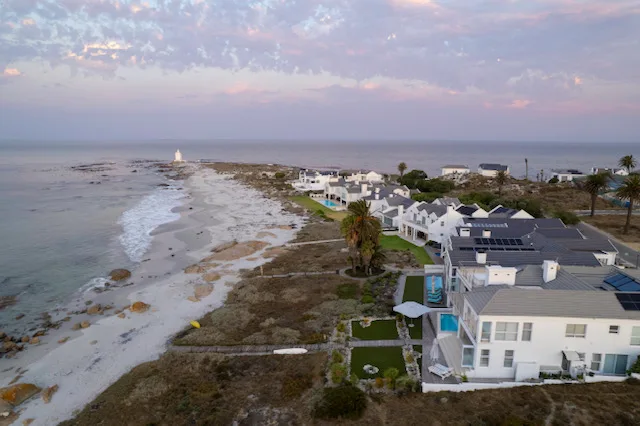 Musselcracker Beach Front Bed and Breakfast — 5
