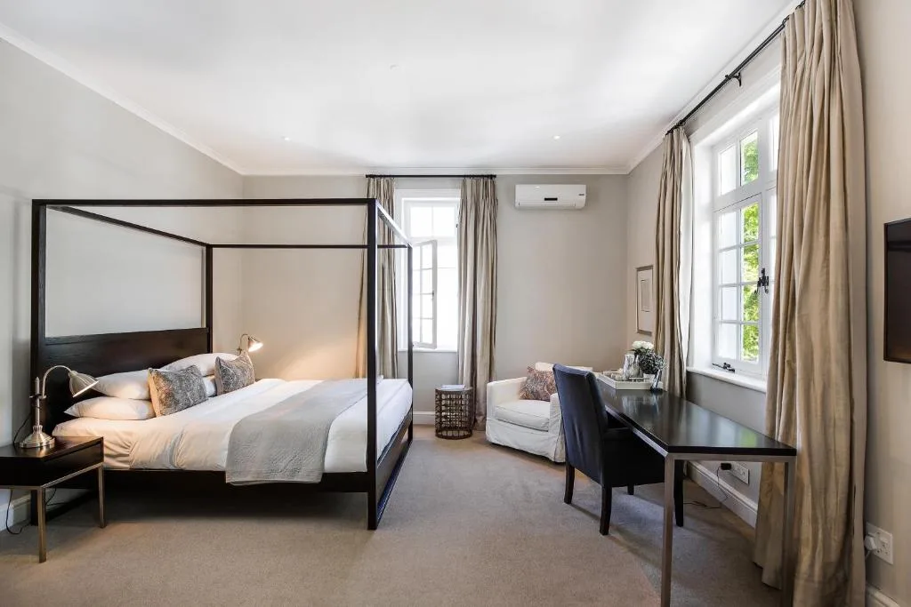 River Manor Boutique Hotel by The Living Journey Collection — 2