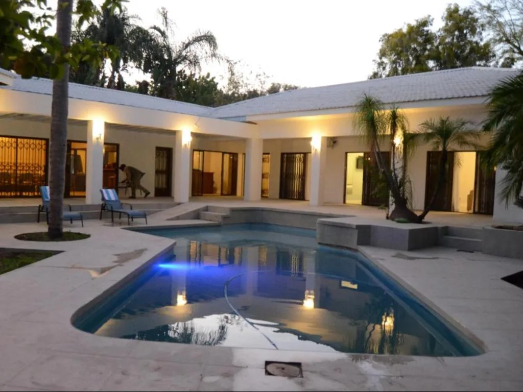 White House River Manor — 4