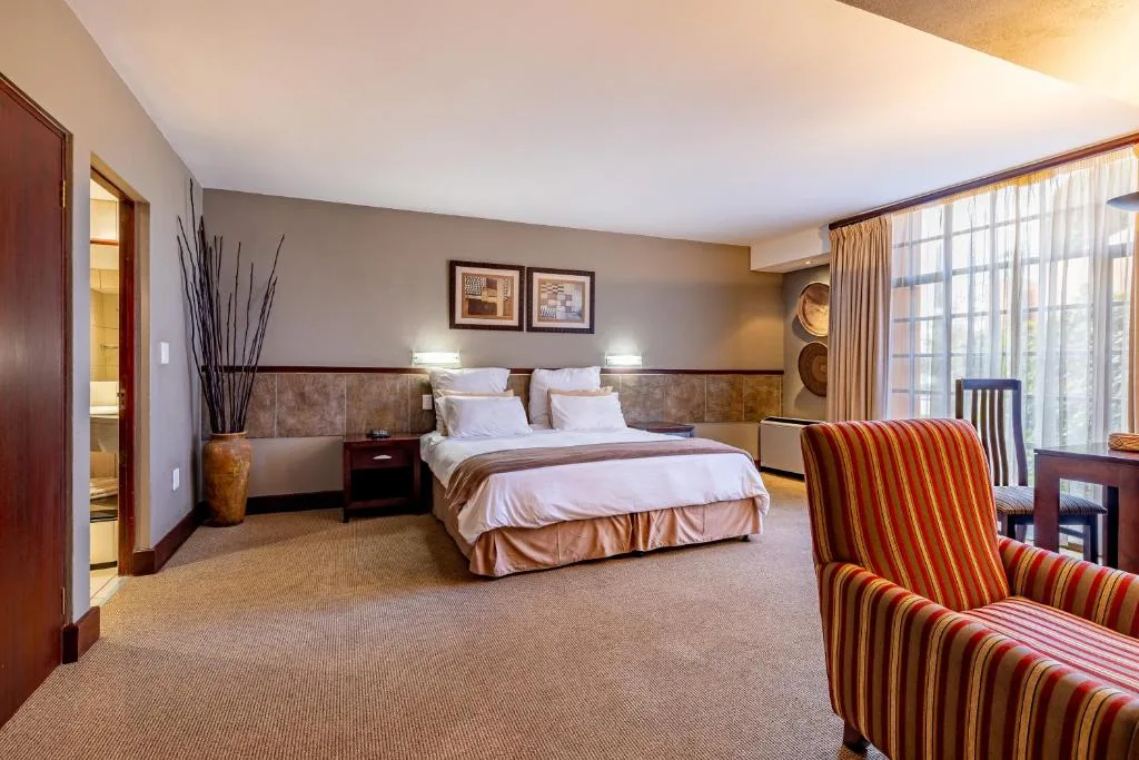 African Sky Hotels - Pine Lake Inn — 2