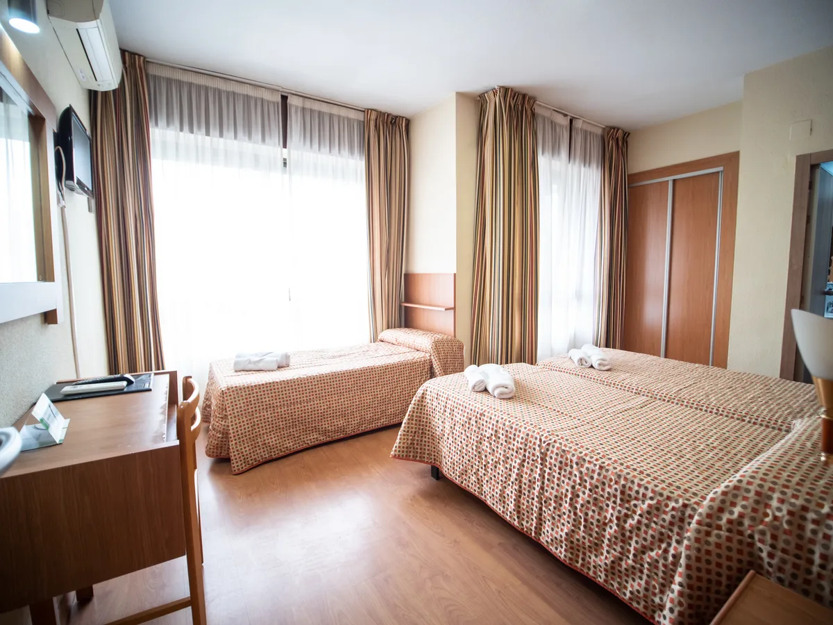 Hotel Castilla — 4