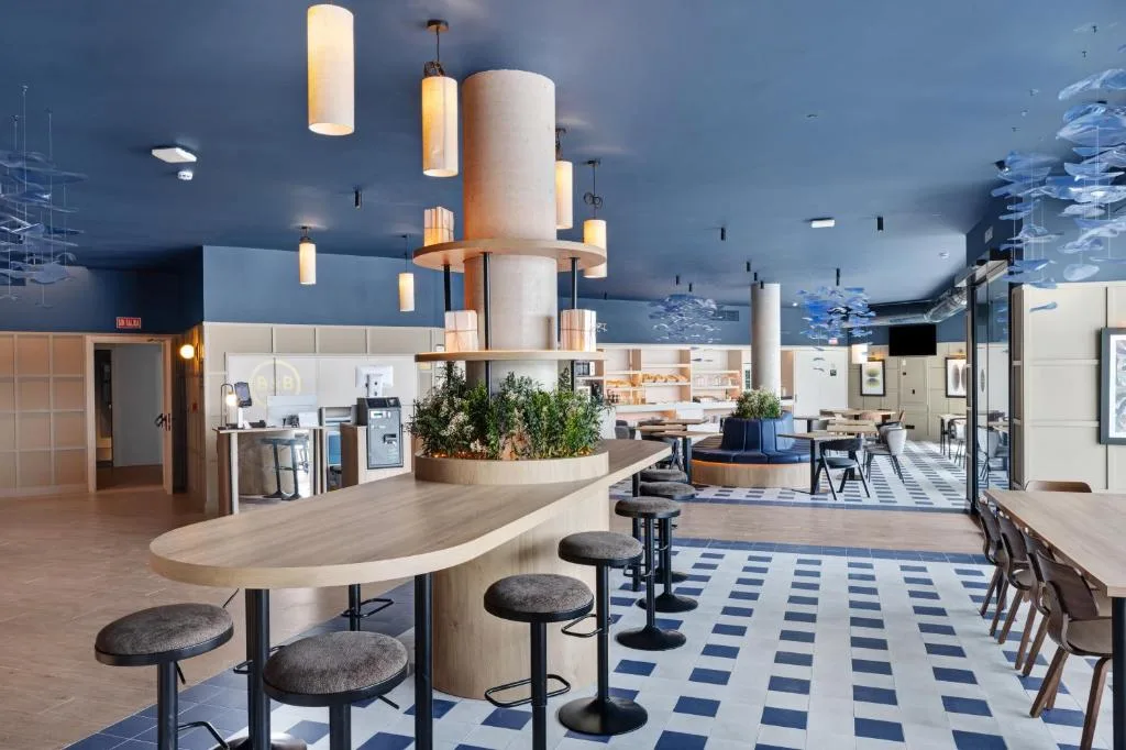 B&B HOTEL Alicante Aeropuerto — 4