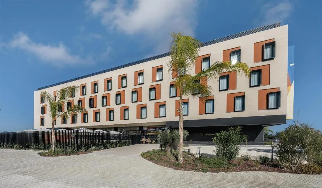 Hampton By Hilton Alicante Airport — 5