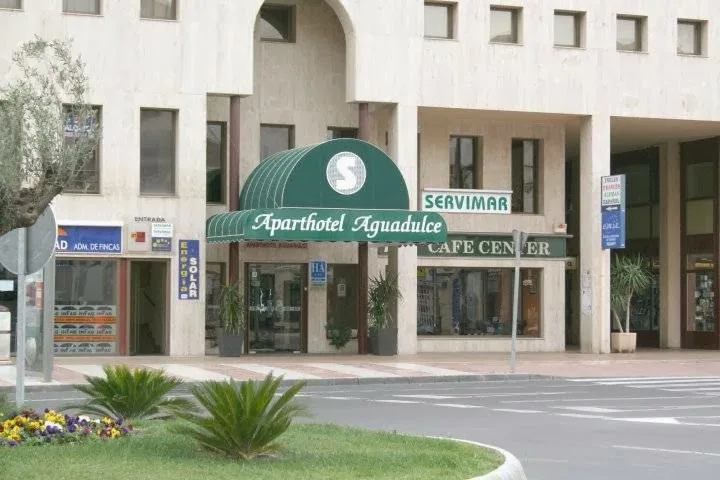 Aparthotel Aguadulce — 2